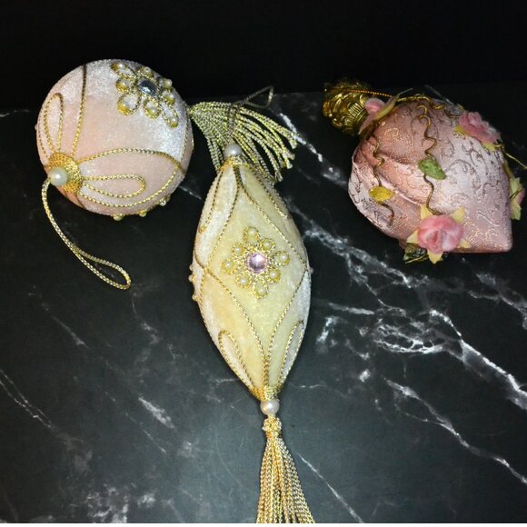 Set Of 3 Victorian Inspired Design Christmas Tree Ornaments Holiday Decor - Picture 1 of 6